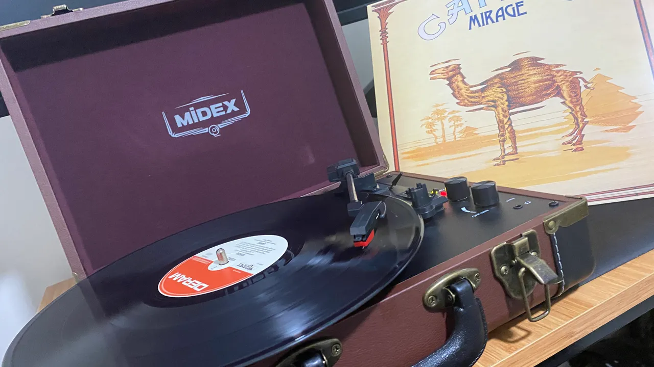 Rediscovering Music: My Journey Into Vinyl and Escaping the Digital Frenzy